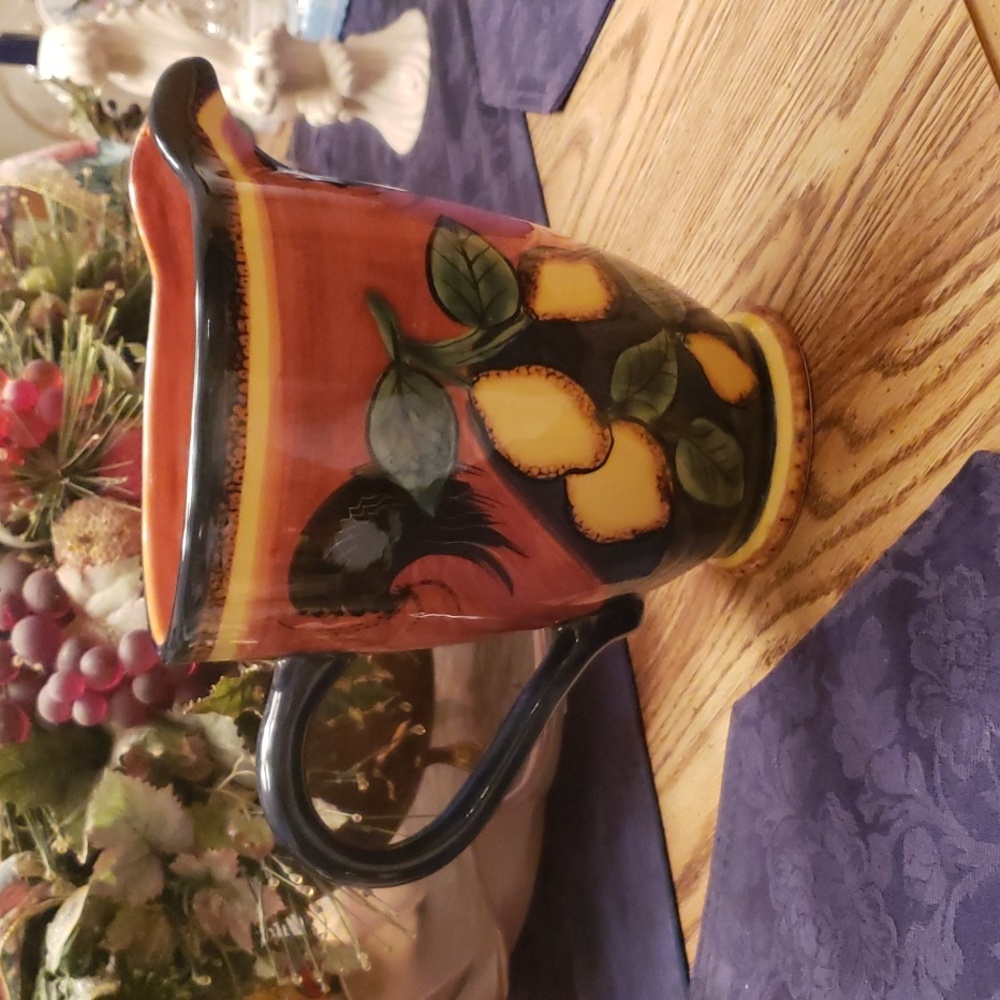 Lemoncello Pitcher 🍋 - Picture 2 of 12